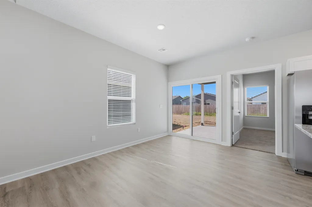 1570 N Emerald Valley Drive Mulvane KS 67110