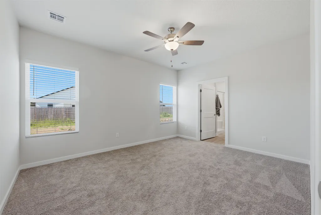1570 N Emerald Valley Drive Mulvane KS 67110