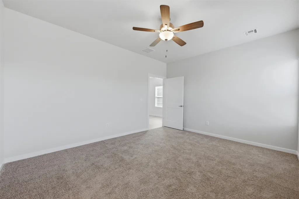 1570 N Emerald Valley Drive Mulvane KS 67110