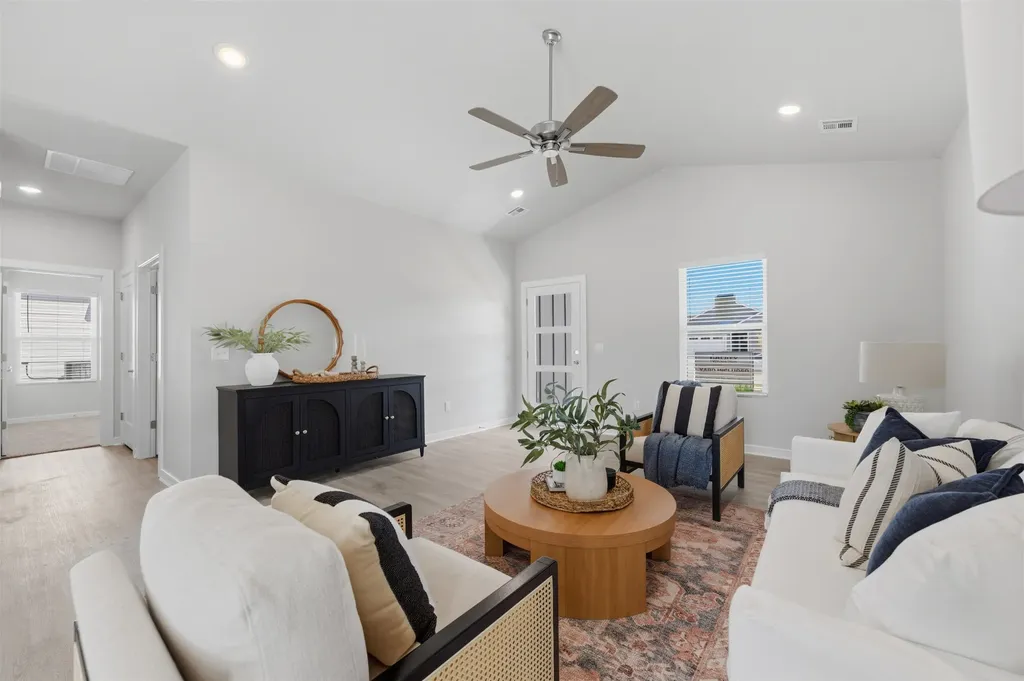 1570 N Emerald Valley Drive Mulvane KS 67110