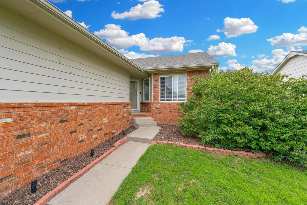 7504 W Cornelison Circle Wichita KS 67212