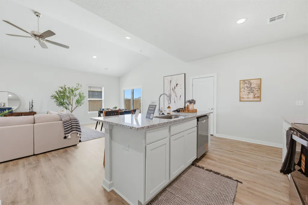 1566 N Emerald Valley Drive Mulvane KS 67110