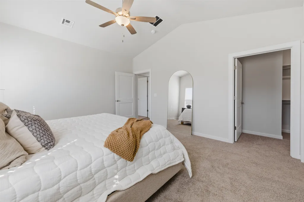 1566 N Emerald Valley Drive Mulvane KS 67110