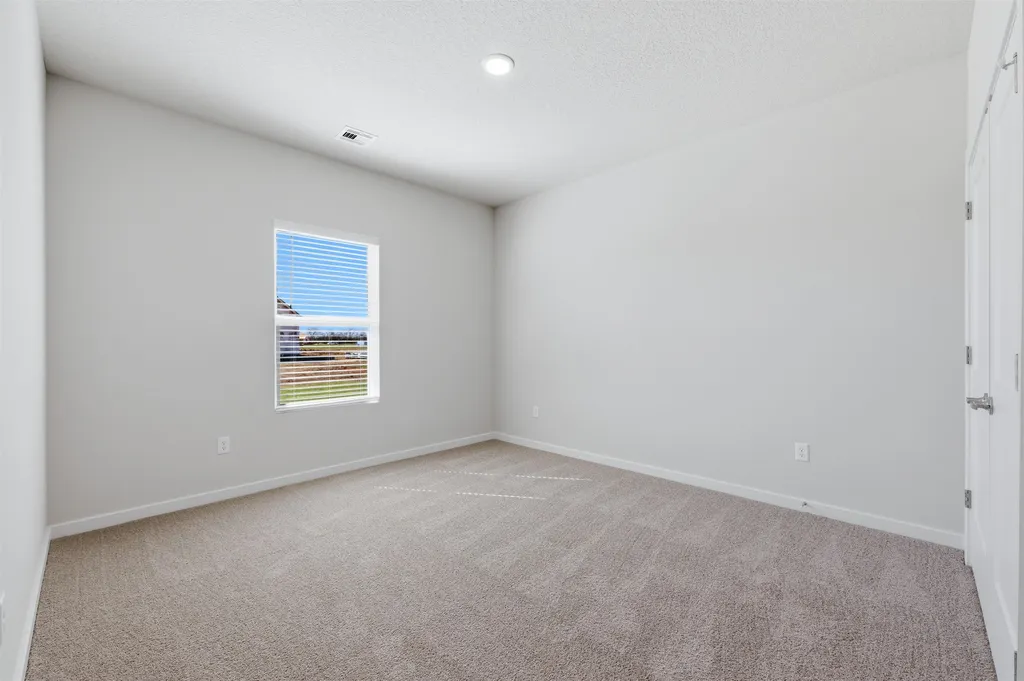 1566 N Emerald Valley Drive Mulvane KS 67110
