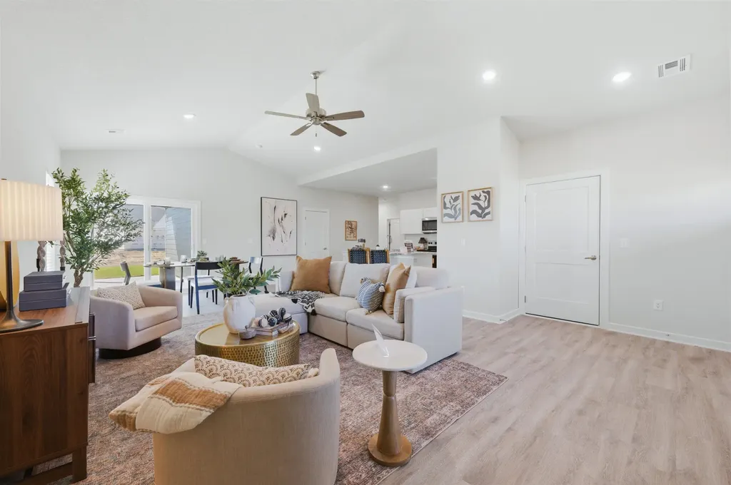 1566 N Emerald Valley Drive Mulvane KS 67110