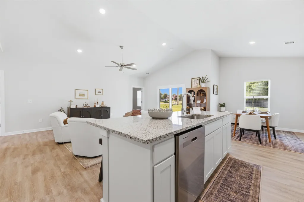 1562 N Emerald Valley Drive Mulvane KS 67110