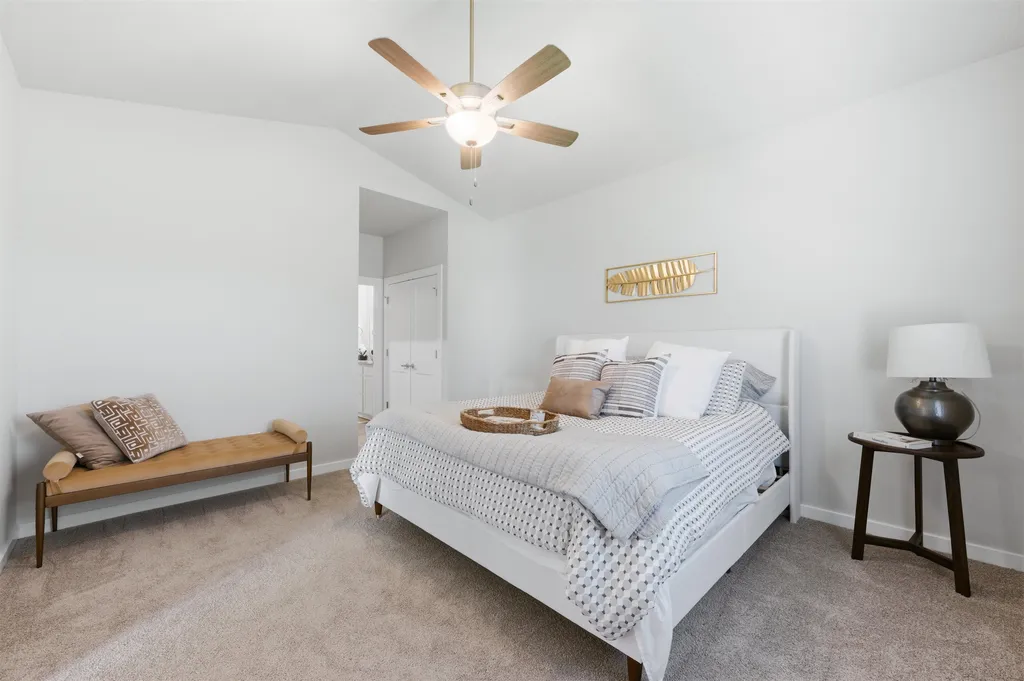 1562 N Emerald Valley Drive Mulvane KS 67110