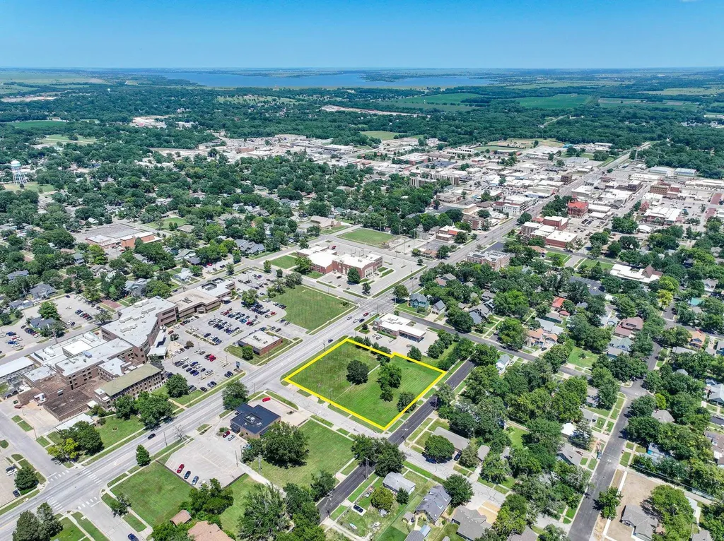 635 W Central Avenue El Dorado KS 67042