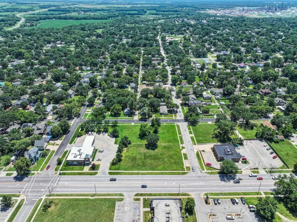 635 W Central Avenue El Dorado KS 67042