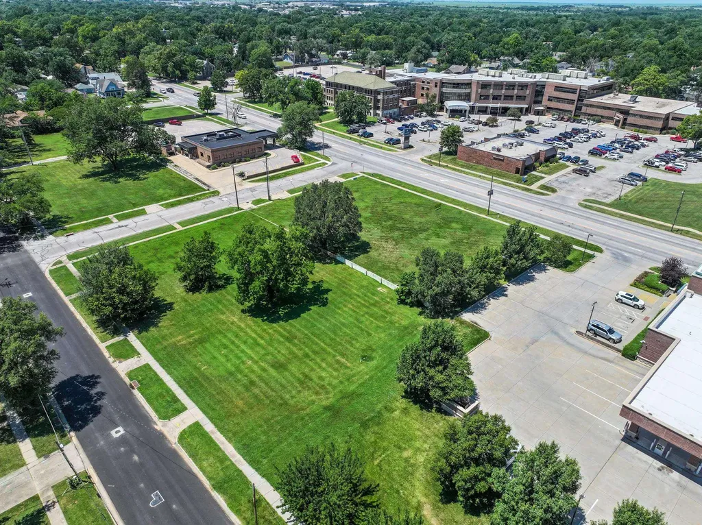 635 W Central Avenue El Dorado KS 67042