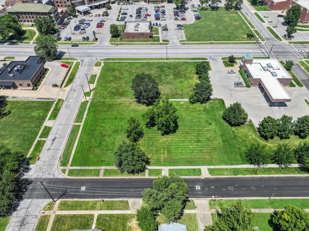 635 W Central Avenue El Dorado KS 67042