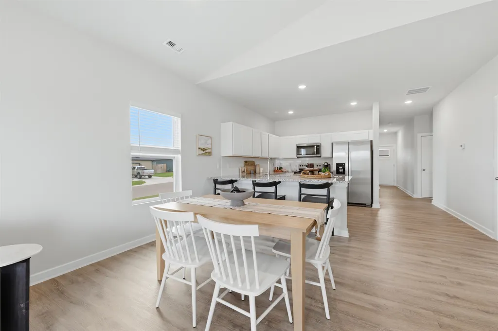 1558 N Emerald Valley Drive Mulvane KS 67110