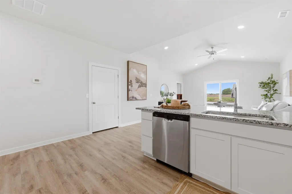 1558 N Emerald Valley Drive Mulvane KS 67110