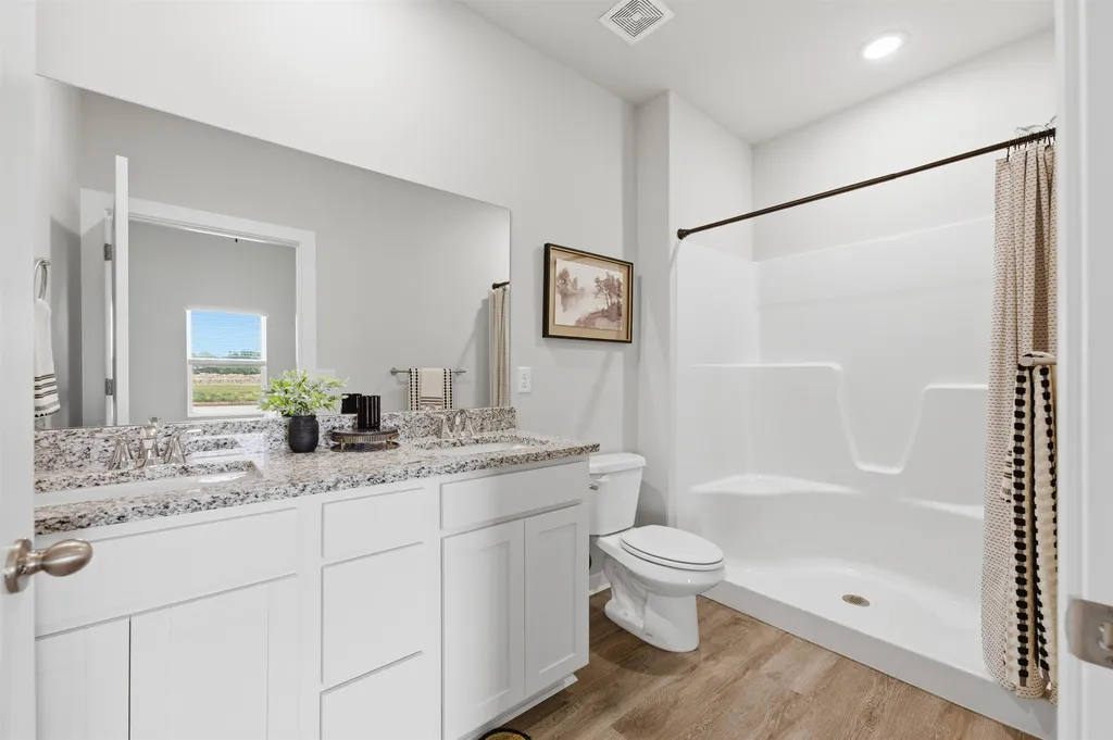 1558 N Emerald Valley Drive Mulvane KS 67110