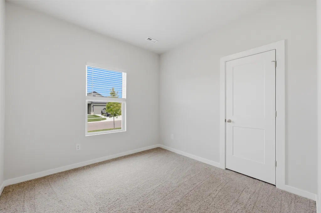 1558 N Emerald Valley Drive Mulvane KS 67110