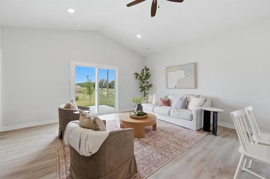 1558 N Emerald Valley Drive Mulvane KS 67110