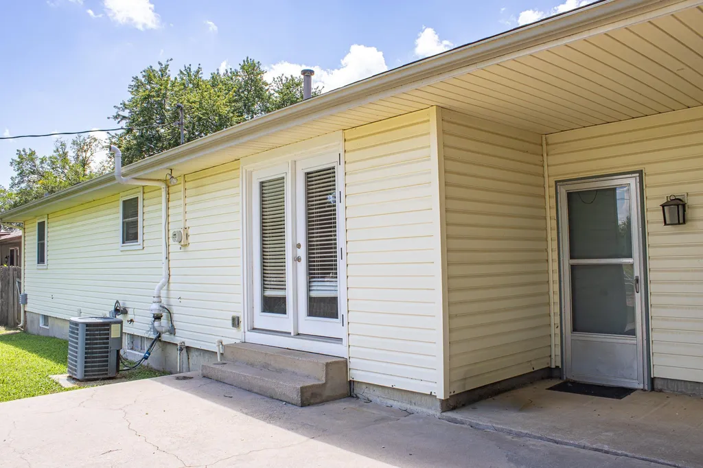 1510 N Poplar Eureka KS 67045