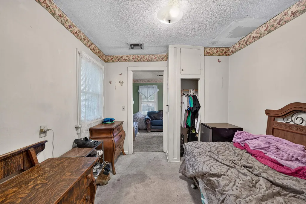 215 W Osie Street Wichita KS 67213