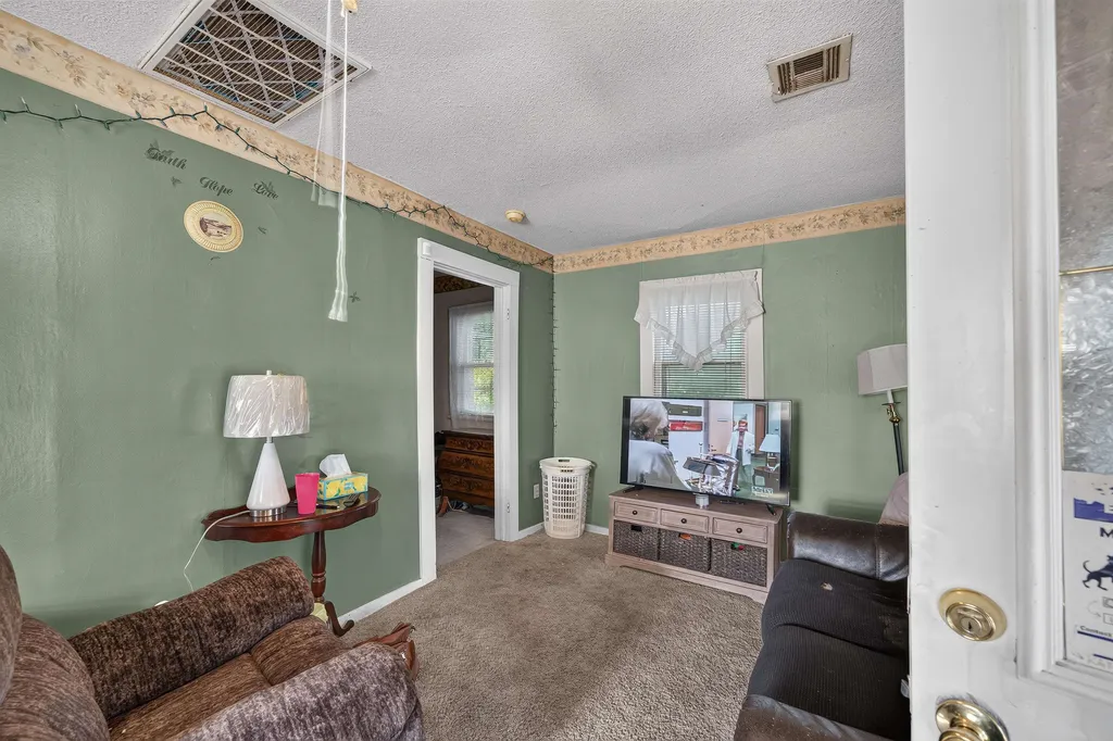 215 W Osie Street Wichita KS 67213