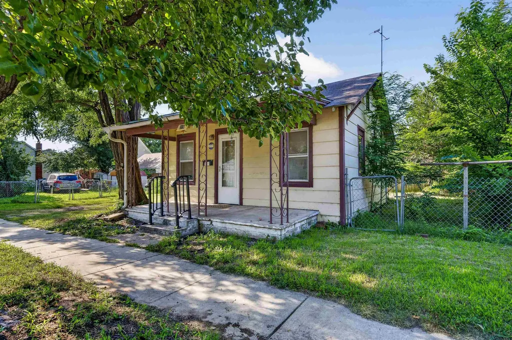 215 W Osie Street Wichita KS 67213