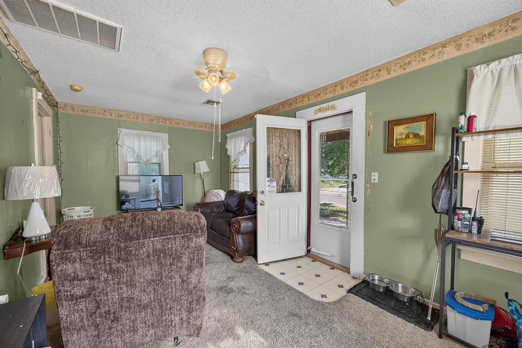 215 W Osie Street Wichita KS 67213