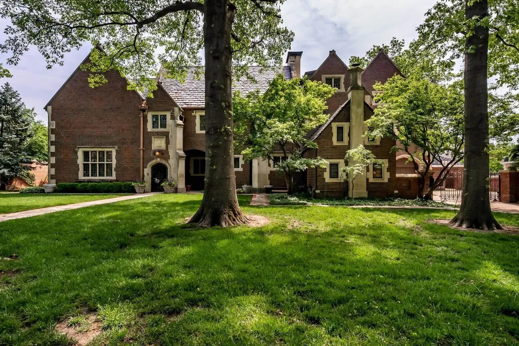 320 N Belmont Avenue Wichita KS 67208