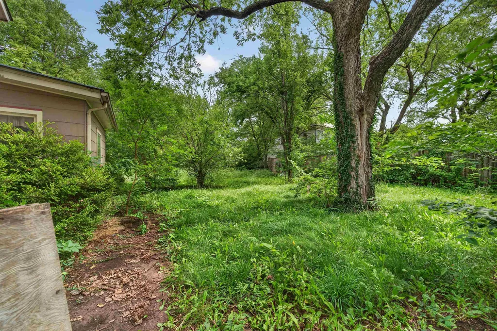315 E Division Peabody KS 66866