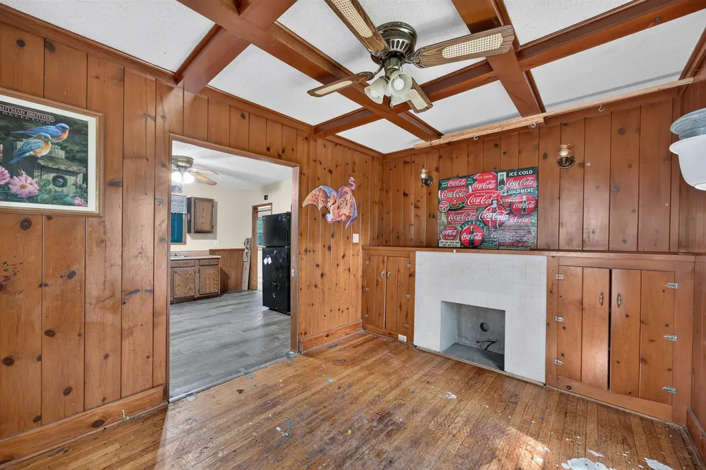 315 E Division Peabody KS 66866