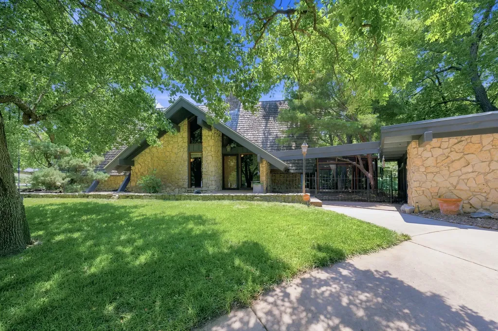 2405 N Redbud Lane Wichita KS 67204