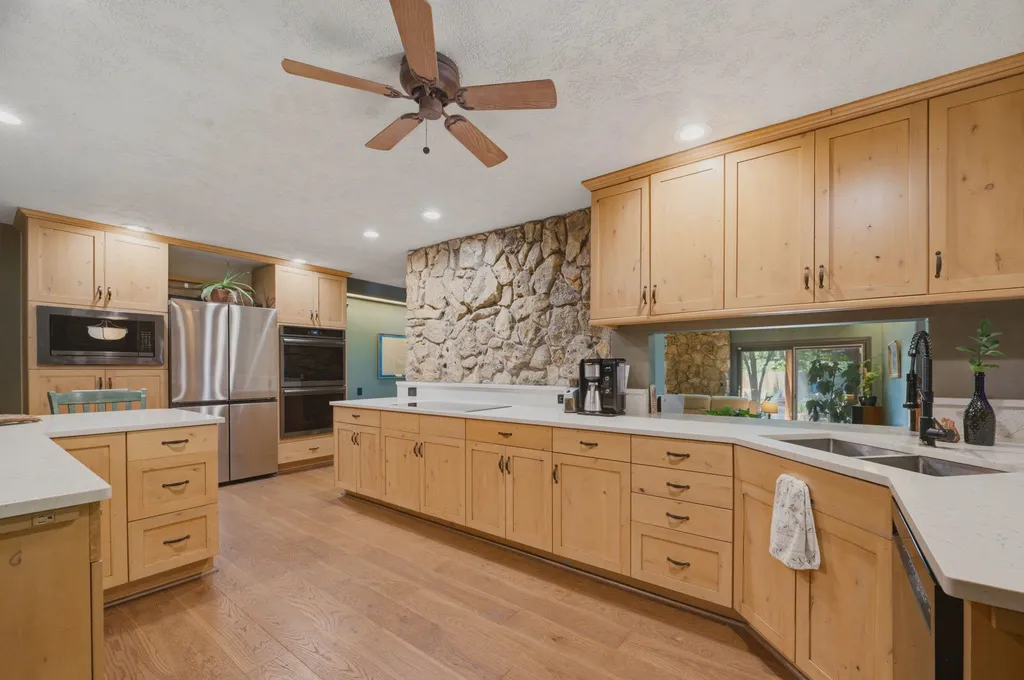 2405 N Redbud Lane Wichita KS 67204