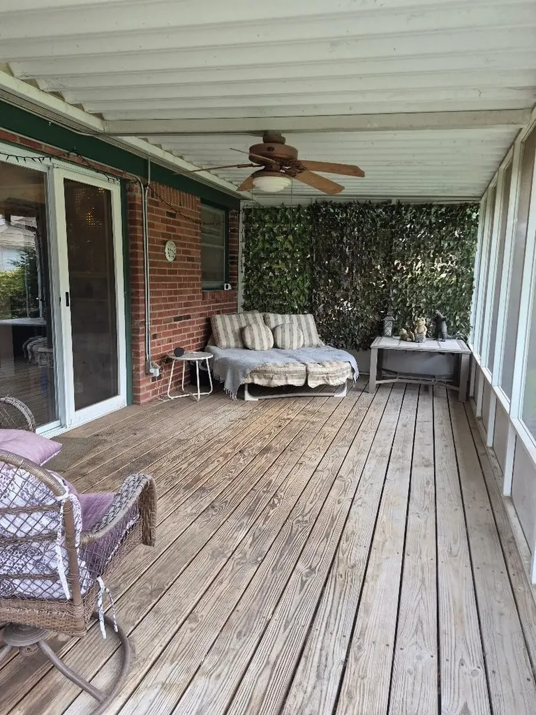 2858 S Laura Wichita KS 67216