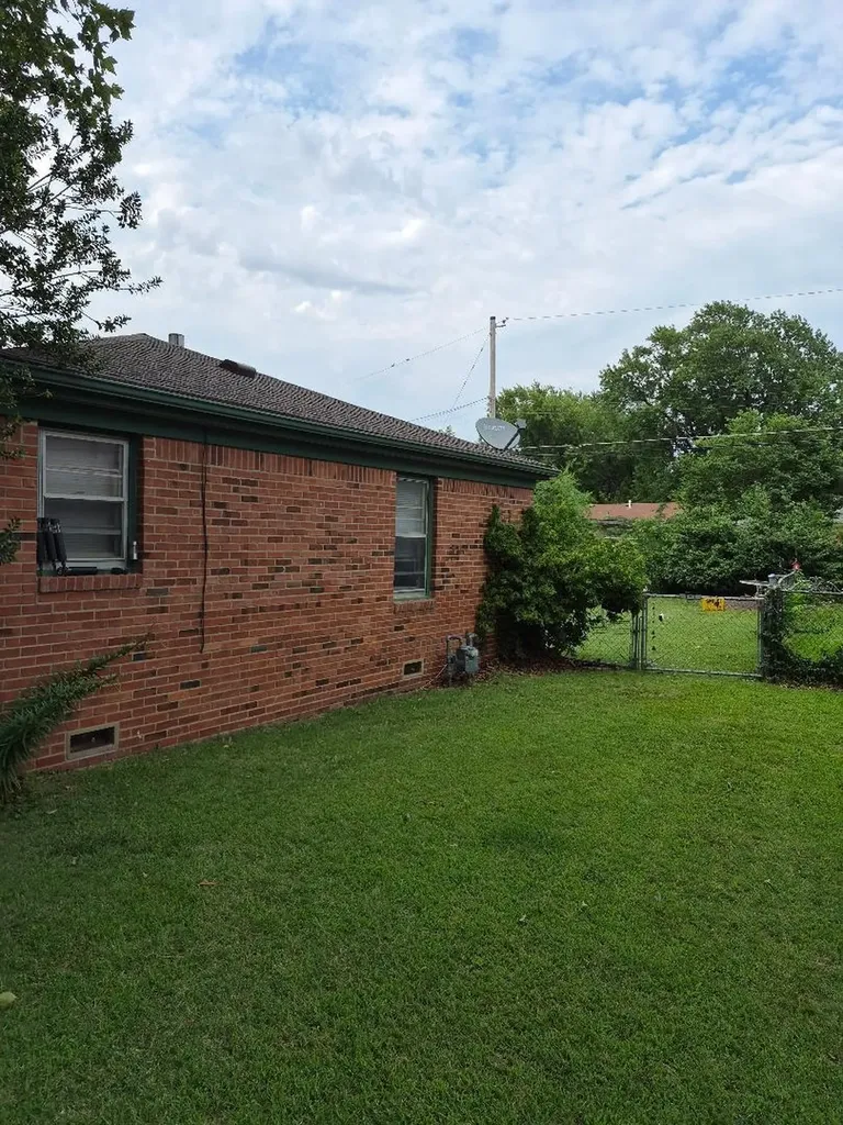 2858 S Laura Wichita KS 67216