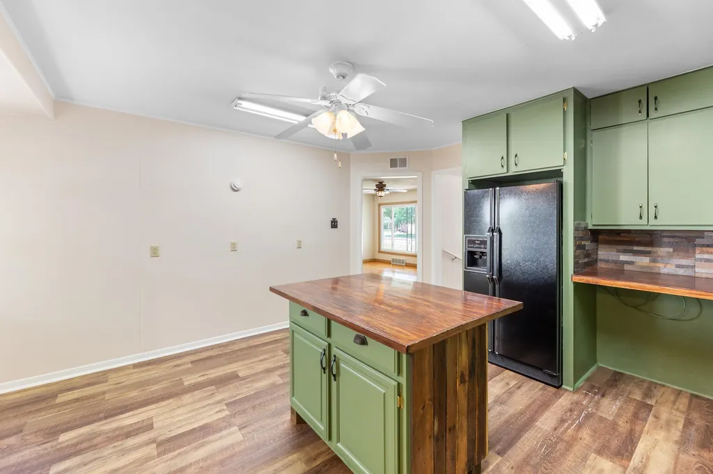 2379 S Volutsia Avenue Wichita KS 67211