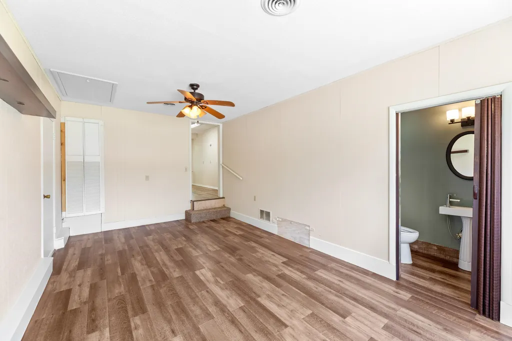 2379 S Volutsia Avenue Wichita KS 67211