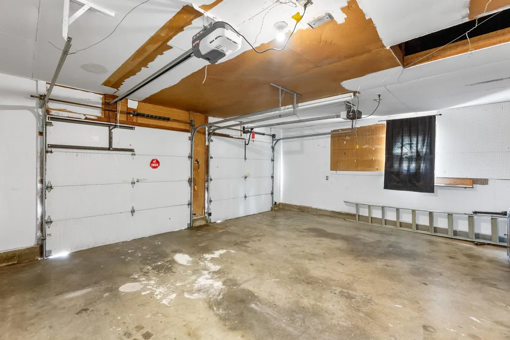 2379 S Volutsia Avenue Wichita KS 67211