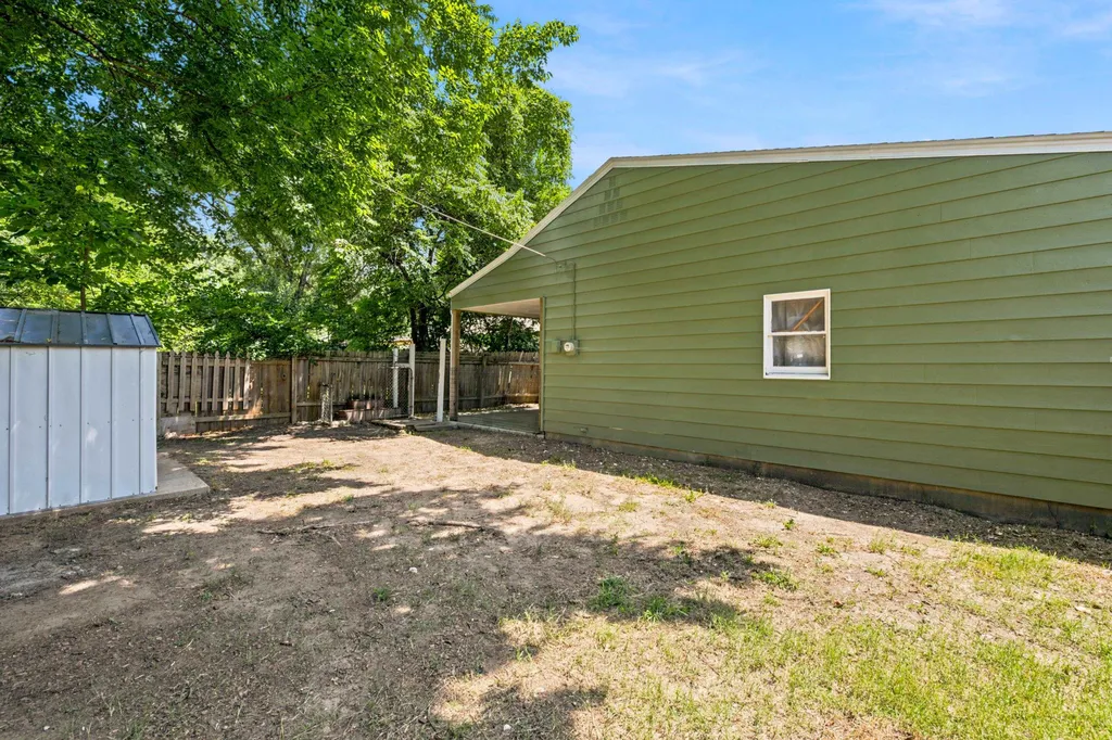 2379 S Volutsia Avenue Wichita KS 67211