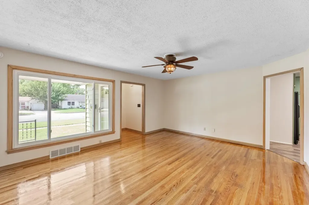 2379 S Volutsia Avenue Wichita KS 67211