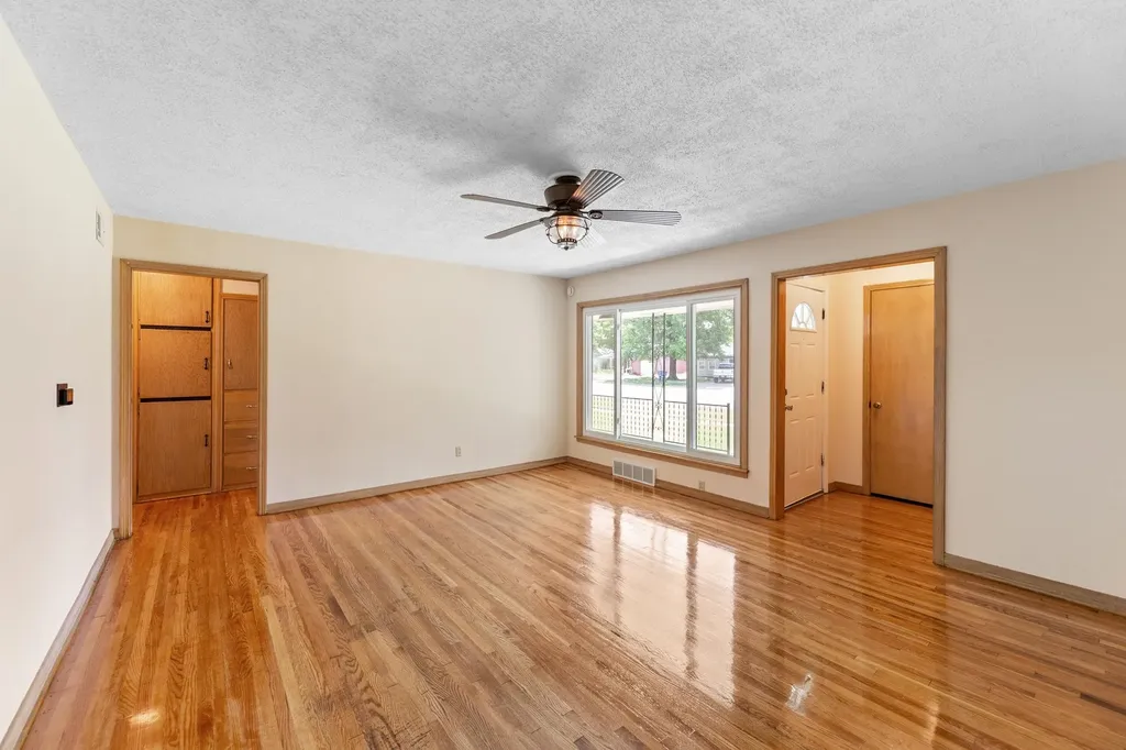 2379 S Volutsia Avenue Wichita KS 67211