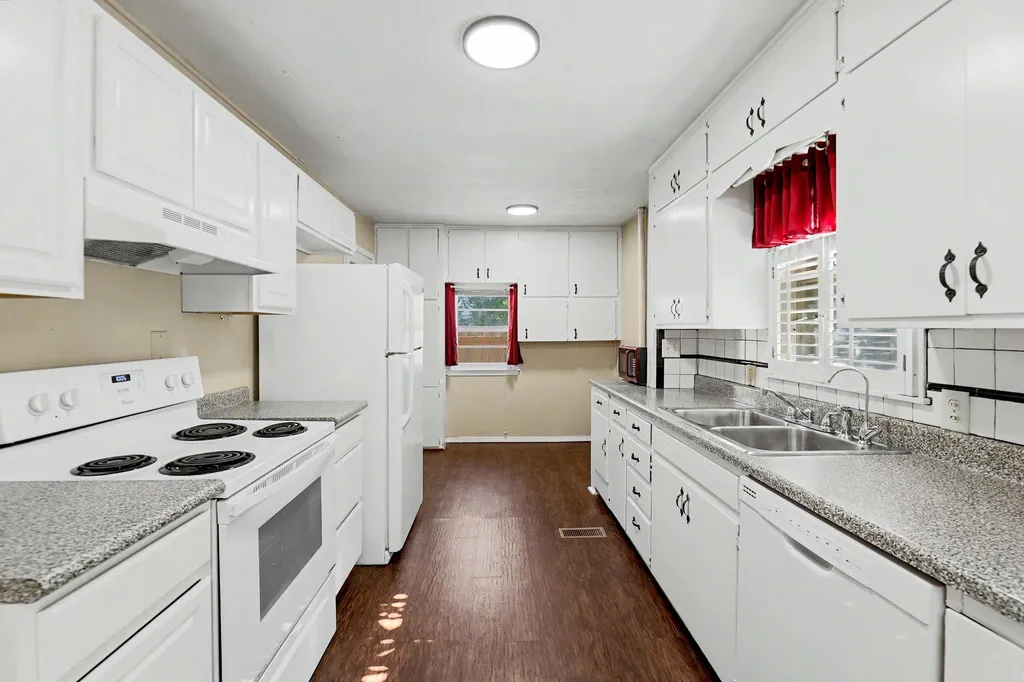2232 S Estelle Wichita KS 67211