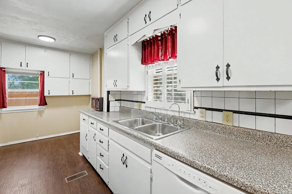 2232 S Estelle Wichita KS 67211