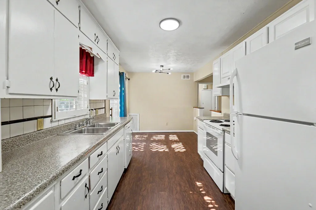 2232 S Estelle Wichita KS 67211