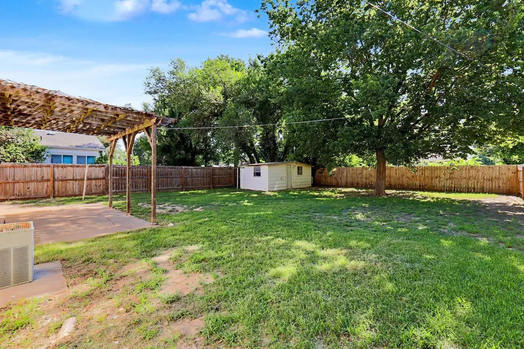 2232 S Estelle Wichita KS 67211