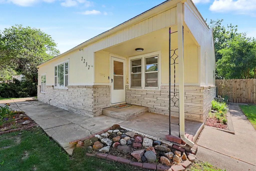 2232 S Estelle Wichita KS 67211