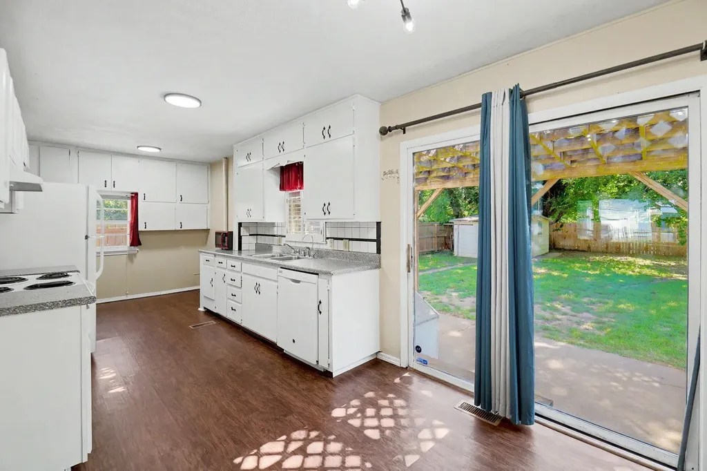2232 S Estelle Wichita KS 67211
