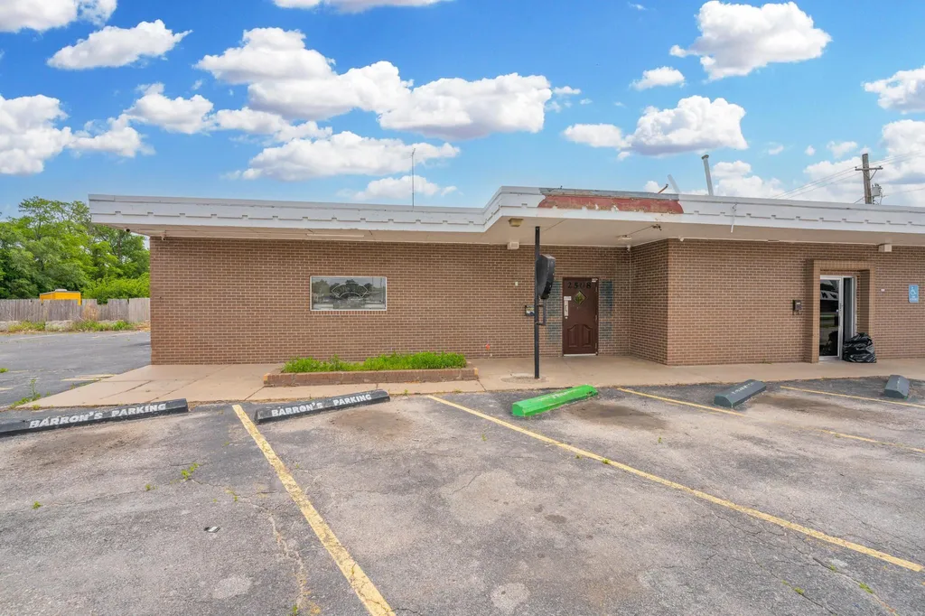 2502 S Oliver Avenue Wichita KS 67210