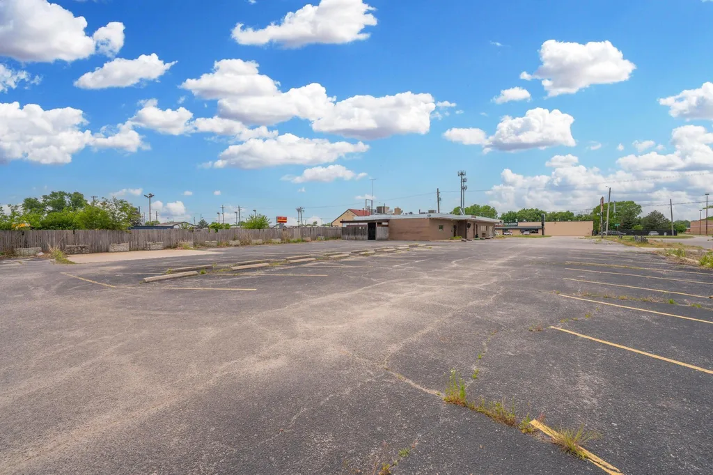 2502 S Oliver Avenue Wichita KS 67210