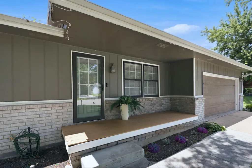620 N Douglas Street Wellington KS 67152-2931