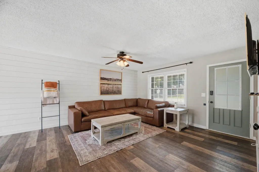 620 N Douglas Street Wellington KS 67152-2931