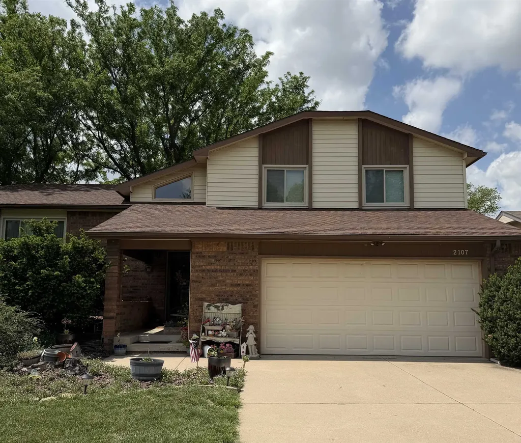 2107 N Murray Circle Wichita KS 67212