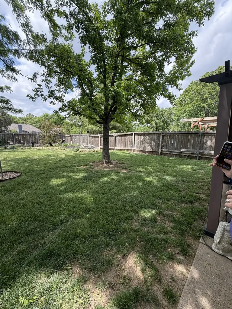 2107 N Murray Circle Wichita KS 67212